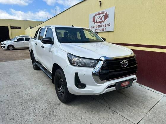 TOYOTA HILUX 2.8 D-4D TURBO DIESEL CD POWER PACK 4X4 MANUAL